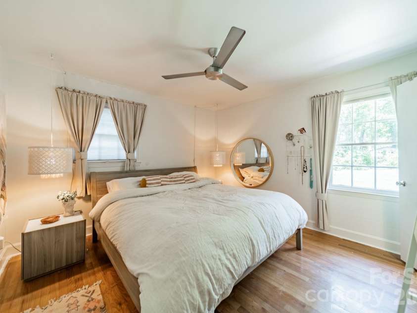 7116 Sherbourne Drive, Charlotte, NC 28210.  MLS# CAR4383410, YatesRealty ID 29084. Primary bedroom