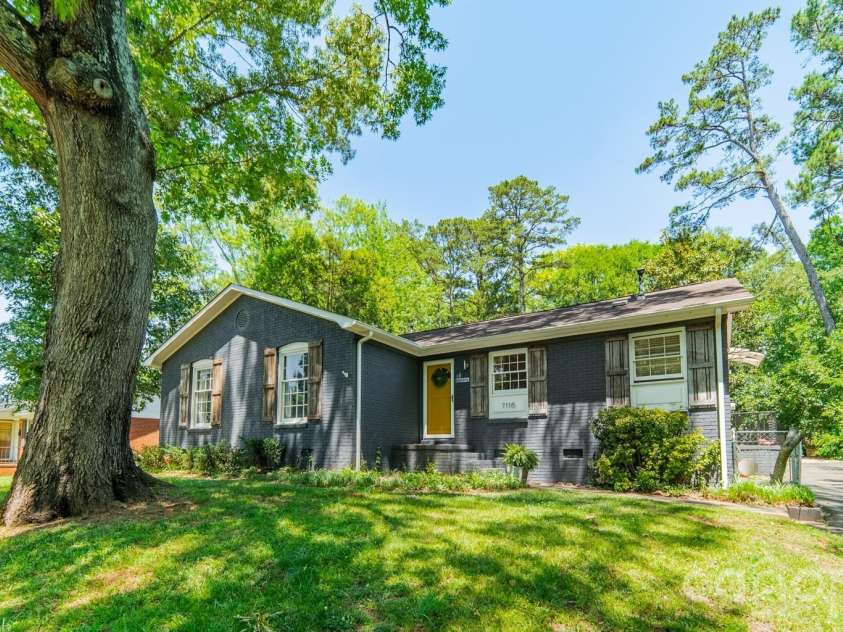 7116 Sherbourne Drive, Charlotte, NC 28210.  MLS# CAR4383410, YatesRealty ID 29084. Stylishly painted brick ranch home in the heart of Starmount!  Welcome Home!