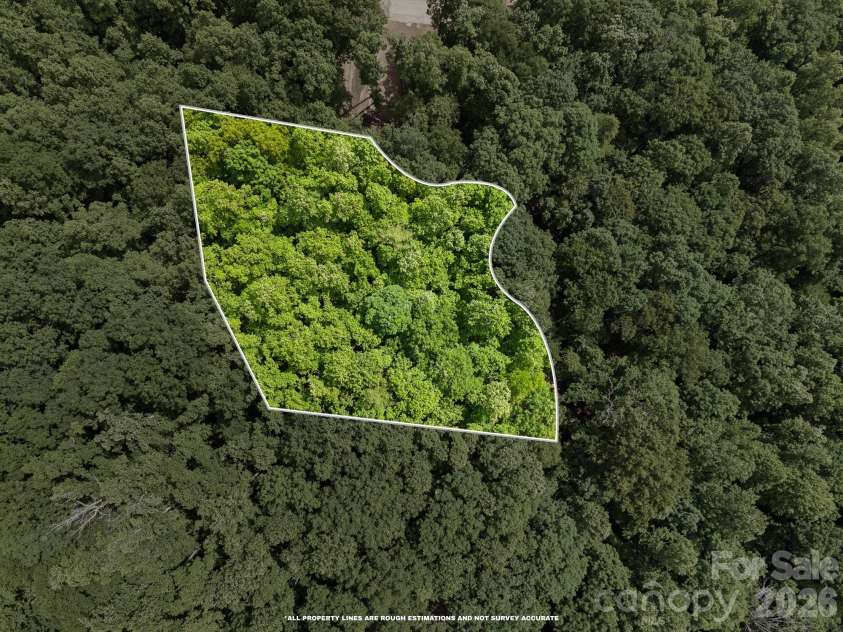 145 Hickory Tree Lane, Hendersonville, NC 28739.  MLS# CAR4386279, YatesRealty ID 29086. 