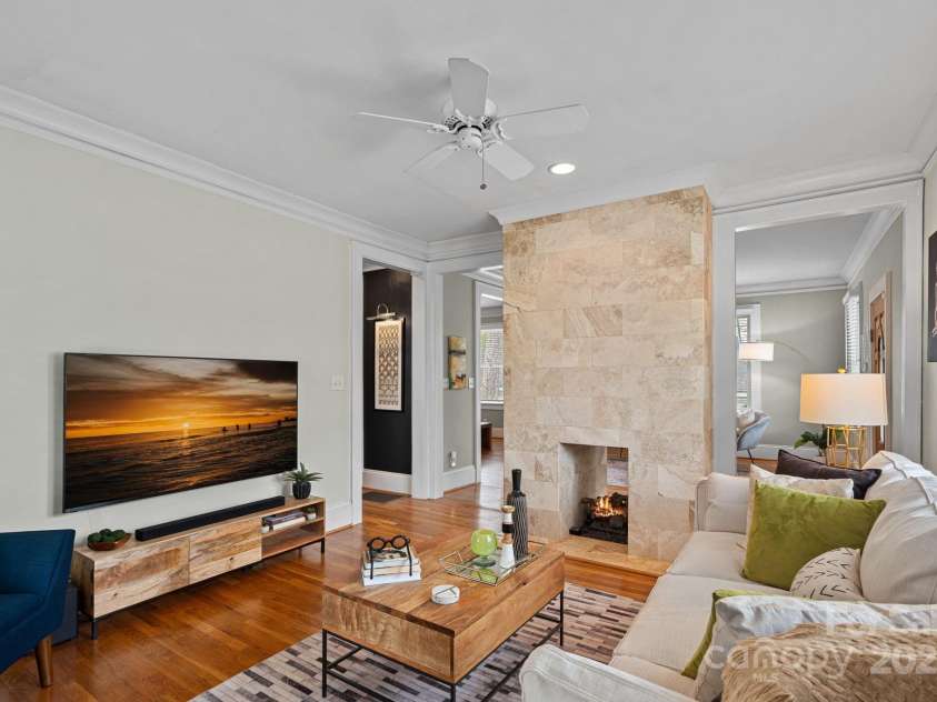 1801 Wilmore Drive, Charlotte, NC 28203.  MLS# CAR4243684, YatesRealty ID 29088. 
