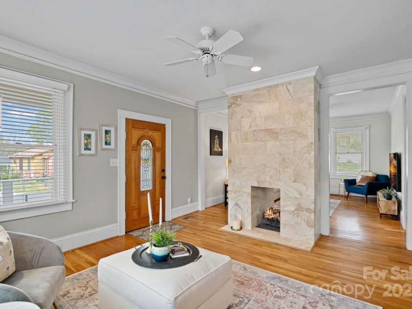 1801 Wilmore Drive, Charlotte, NC 28203.  MLS# CAR4243684, YatesRealty ID 29088. 