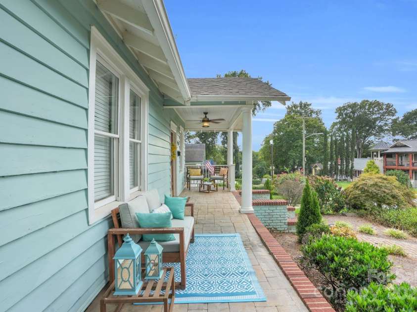 1801 Wilmore Drive, Charlotte, NC 28203.  MLS# CAR4243684, YatesRealty ID 29088. 