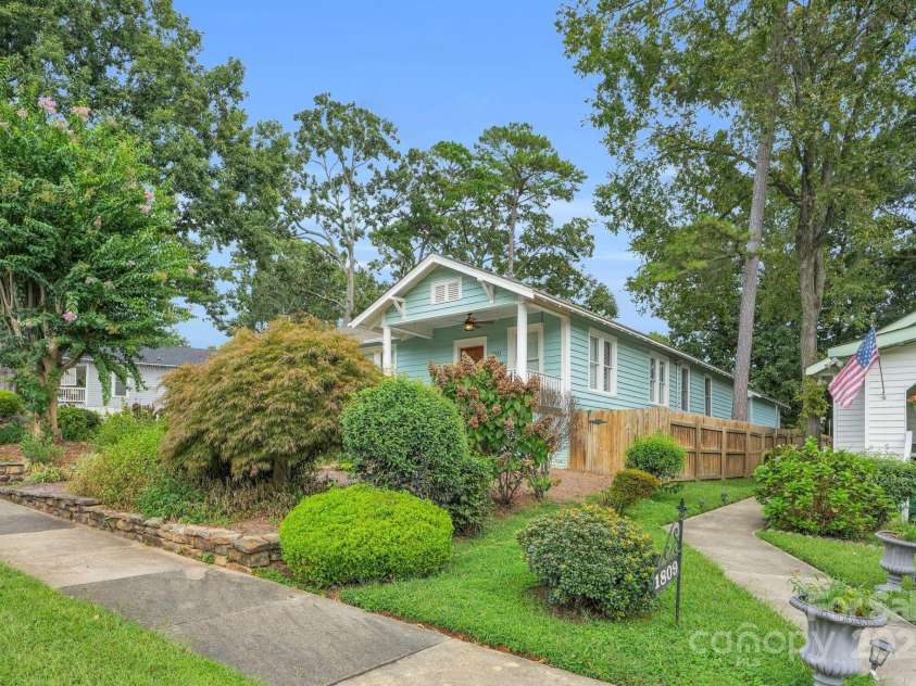 1801 Wilmore Drive, Charlotte, NC 28203.  MLS# CAR4243684, YatesRealty ID 29088. 