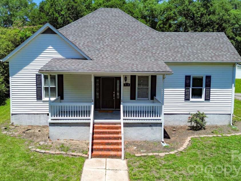 638 MAIN Extension, Lincolnton, NC 28092.  MLS# CAR4390181, YatesRealty ID 29088. 