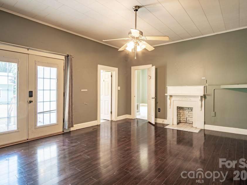 638 MAIN Extension, Lincolnton, NC 28092.  MLS# CAR4390181, YatesRealty ID 29088. 