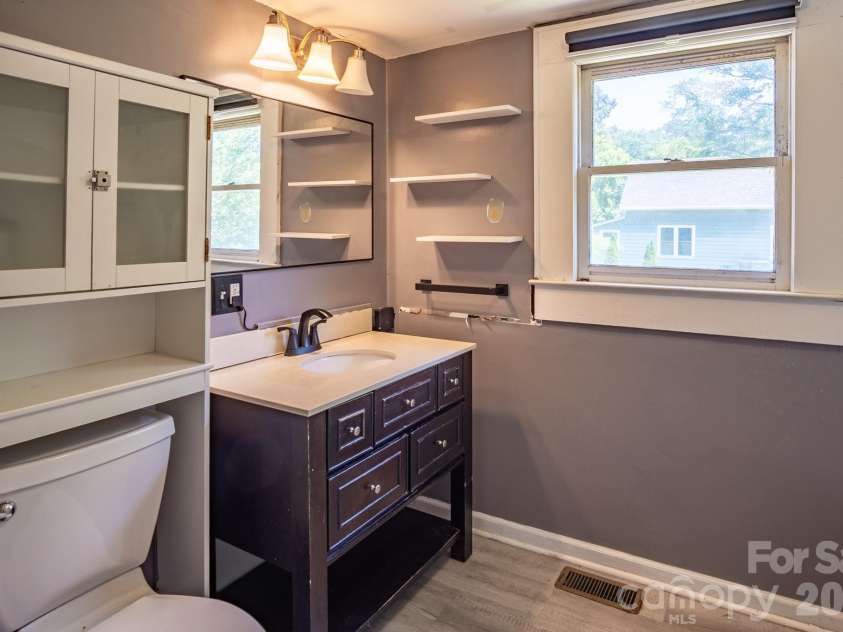 638 MAIN Extension, Lincolnton, NC 28092.  MLS# CAR4390181, YatesRealty ID 29088. 