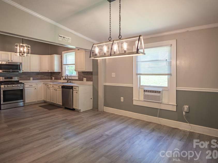 638 MAIN Extension, Lincolnton, NC 28092.  MLS# CAR4390181, YatesRealty ID 29088. 