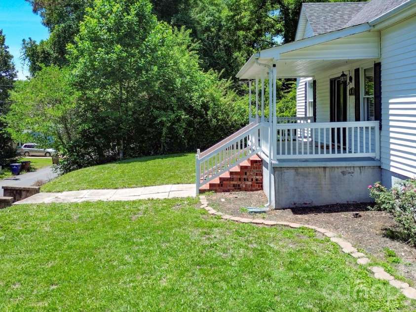 638 MAIN Extension, Lincolnton, NC 28092.  MLS# CAR4390181, YatesRealty ID 29088. 