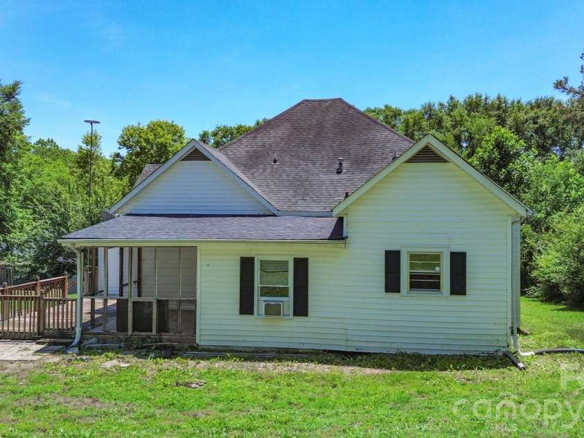 638 MAIN Extension, Lincolnton, NC 28092.  MLS# CAR4390181, YatesRealty ID 29088. 