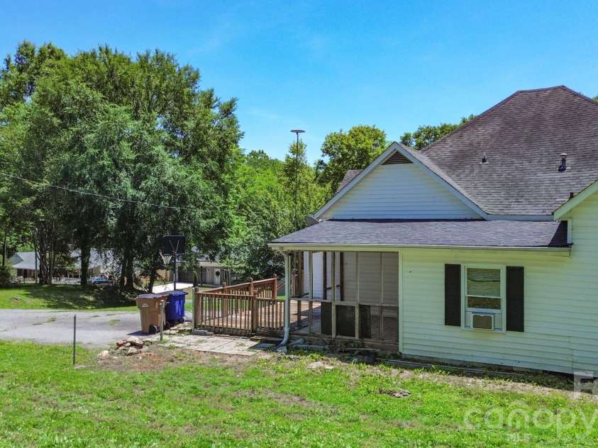 638 MAIN Extension, Lincolnton, NC 28092.  MLS# CAR4390181, YatesRealty ID 29088. 