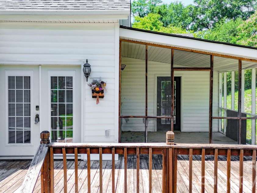638 MAIN Extension, Lincolnton, NC 28092.  MLS# CAR4390181, YatesRealty ID 29088. 