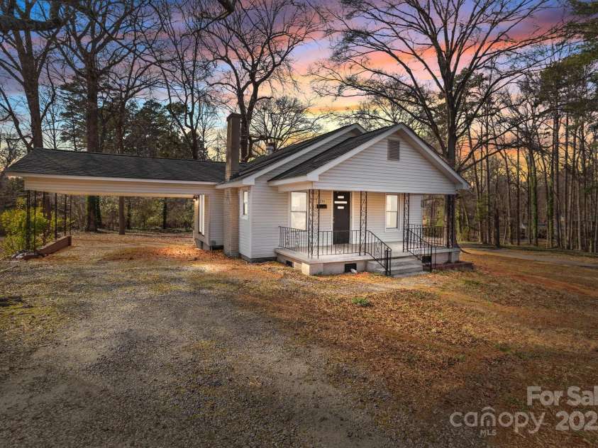 1216 Innis Avenue, Kannapolis, NC 28081.  MLS# CAR4223973, YatesRealty ID 2909. 