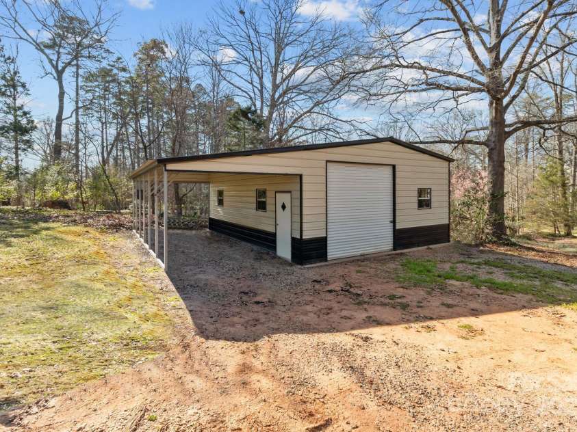 1216 Innis Avenue, Kannapolis, NC 28081.  MLS# CAR4223973, YatesRealty ID 2909. 