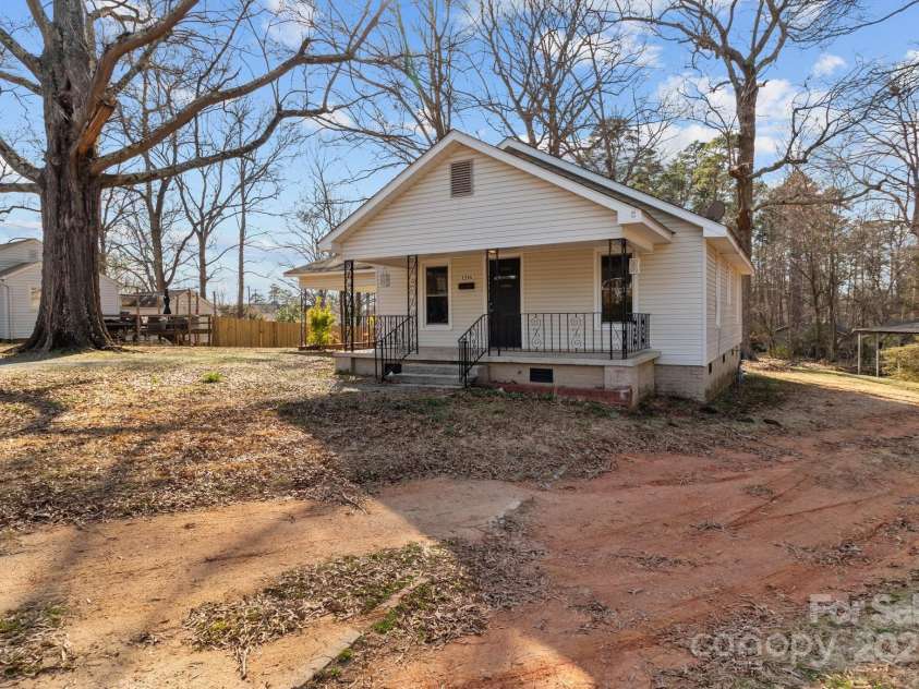 1216 Innis Avenue, Kannapolis, NC 28081.  MLS# CAR4223973, YatesRealty ID 2909. 