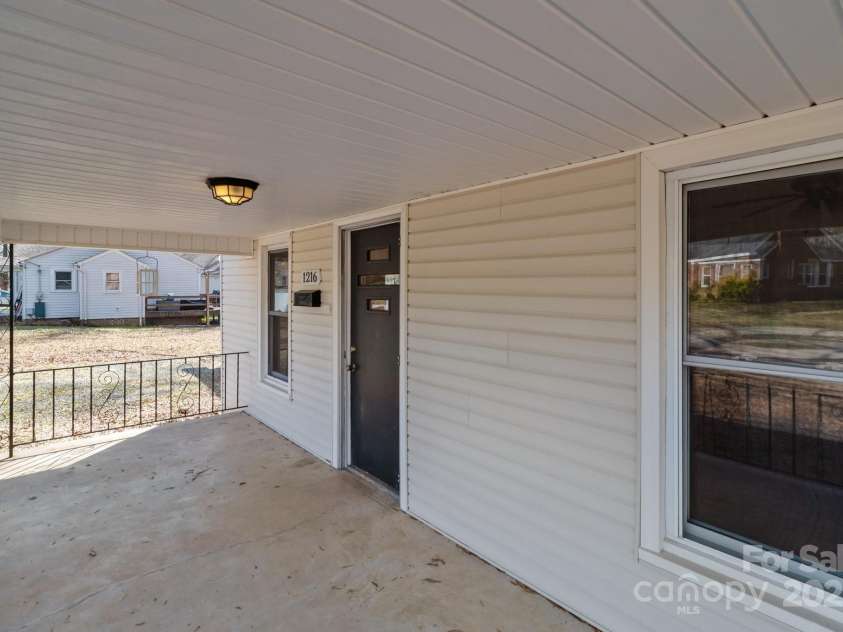 1216 Innis Avenue, Kannapolis, NC 28081.  MLS# CAR4223973, YatesRealty ID 2909. 