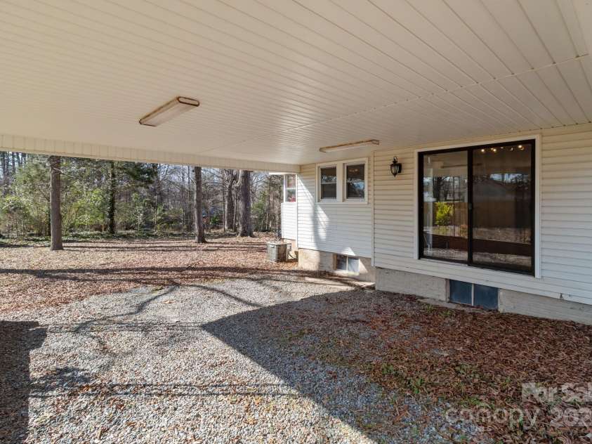 1216 Innis Avenue, Kannapolis, NC 28081.  MLS# CAR4223973, YatesRealty ID 2909. 