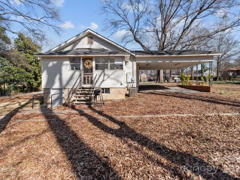 1216 Innis Avenue, Kannapolis, NC 28081.  MLS# CAR4223973, YatesRealty ID 2909. 