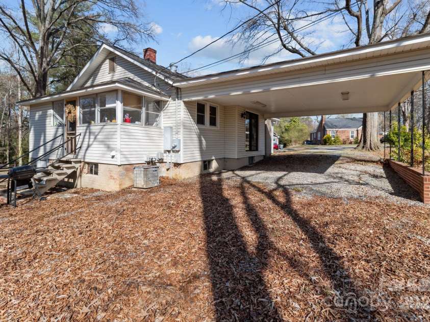 1216 Innis Avenue, Kannapolis, NC 28081.  MLS# CAR4223973, YatesRealty ID 2909. 