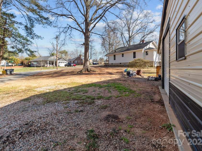 1216 Innis Avenue, Kannapolis, NC 28081.  MLS# CAR4223973, YatesRealty ID 2909. 