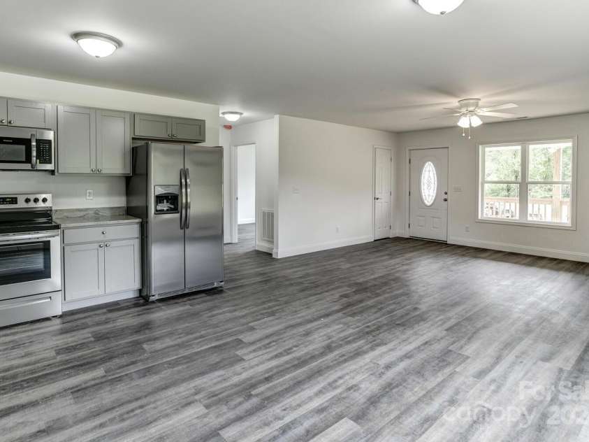 261 Quinn Hill Lane, Mars Hill, NC 28754.  MLS# CAR4106169, YatesRealty ID 2909. 