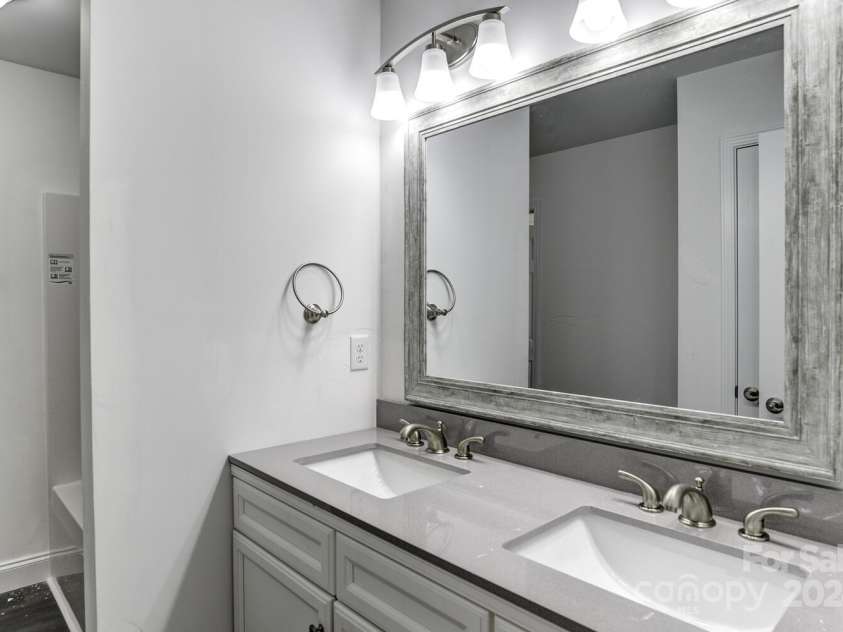 261 Quinn Hill Lane, Mars Hill, NC 28754.  MLS# CAR4106169, YatesRealty ID 2909. 