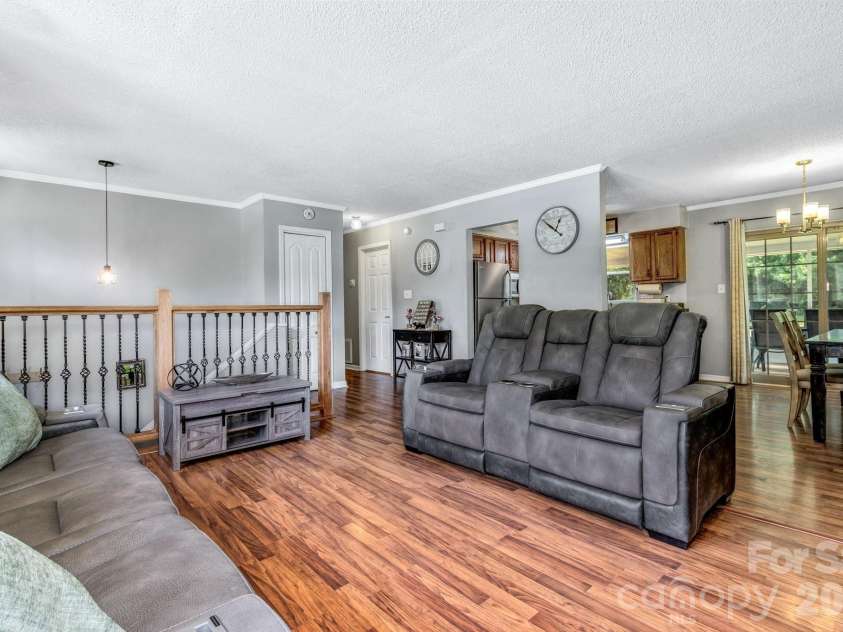 13 Spring Lake Drive, Fletcher, NC 28732.  MLS# CAR4371946, YatesRealty ID 29090. 