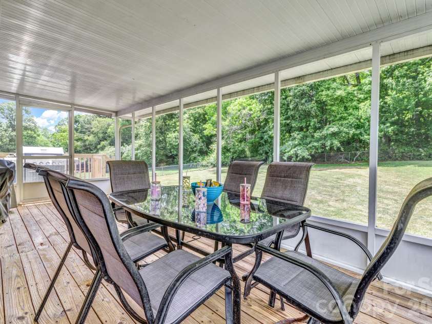 13 Spring Lake Drive, Fletcher, NC 28732.  MLS# CAR4371946, YatesRealty ID 29090. 