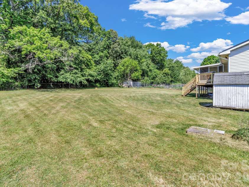 13 Spring Lake Drive, Fletcher, NC 28732.  MLS# CAR4371946, YatesRealty ID 29090. 