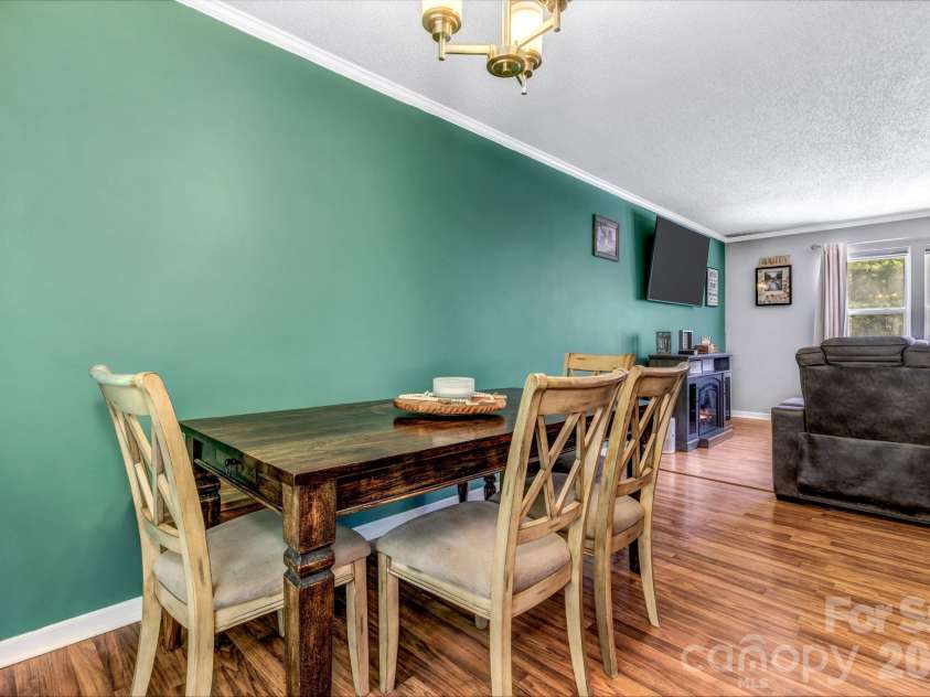 13 Spring Lake Drive, Fletcher, NC 28732.  MLS# CAR4371946, YatesRealty ID 29090. Dining area