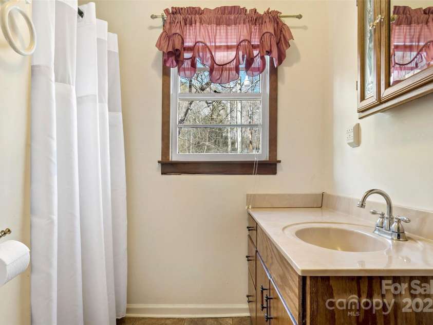 80 Robinson Holler Drive, Marion, NC 28752.  MLS# CAR4112689, YatesRealty ID 29090. 