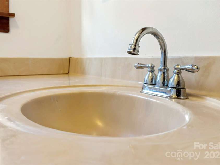 80 Robinson Holler Drive, Marion, NC 28752.  MLS# CAR4112689, YatesRealty ID 29090. 