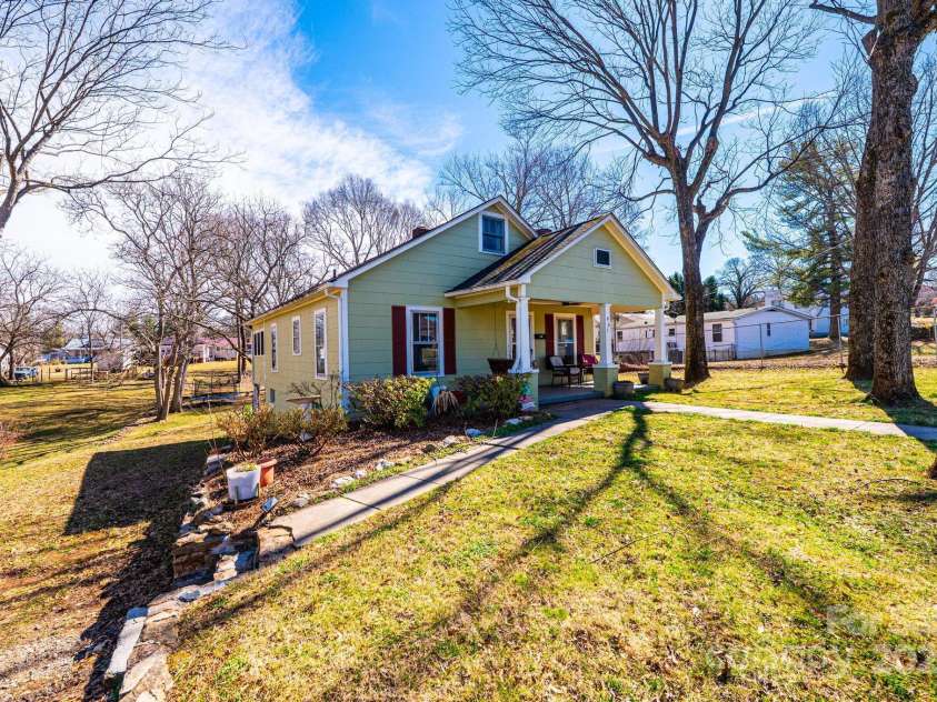 905 Orchard Street, Valdese, NC 28690.  MLS# CAR4271116, YatesRealty ID 29092. 