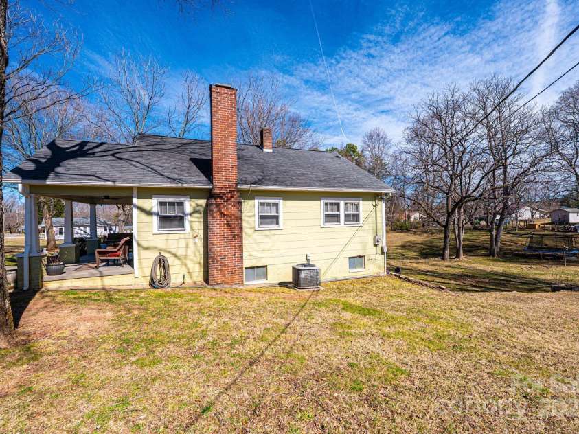 905 Orchard Street, Valdese, NC 28690.  MLS# CAR4271116, YatesRealty ID 29092. 