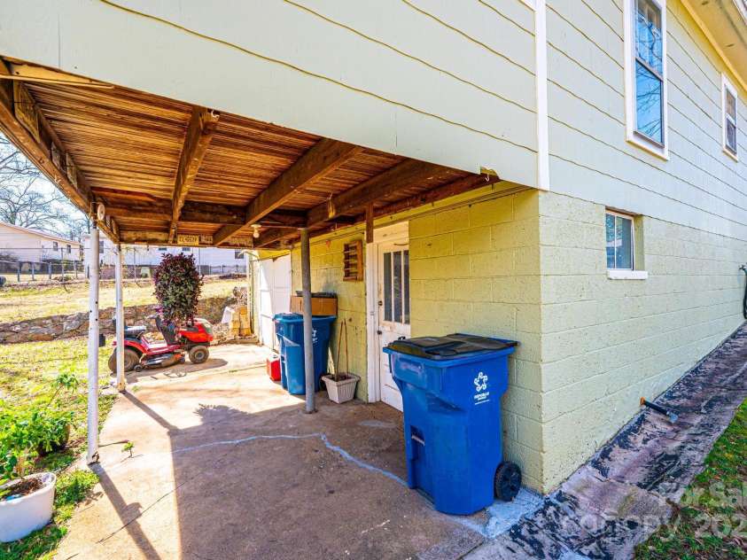 905 Orchard Street, Valdese, NC 28690.  MLS# CAR4271116, YatesRealty ID 29092. 