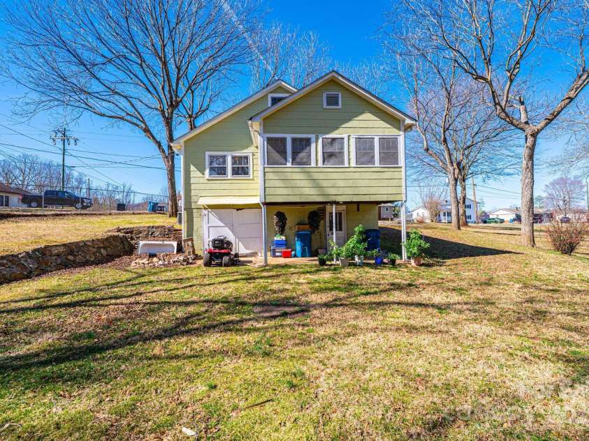 905 Orchard Street, Valdese, NC 28690.  MLS# CAR4271116, YatesRealty ID 29092. 