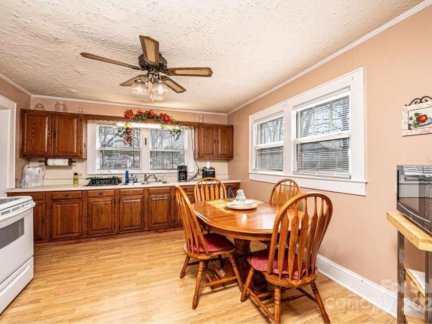 905 Orchard Street, Valdese, NC 28690.  MLS# CAR4271116, YatesRealty ID 29092. 