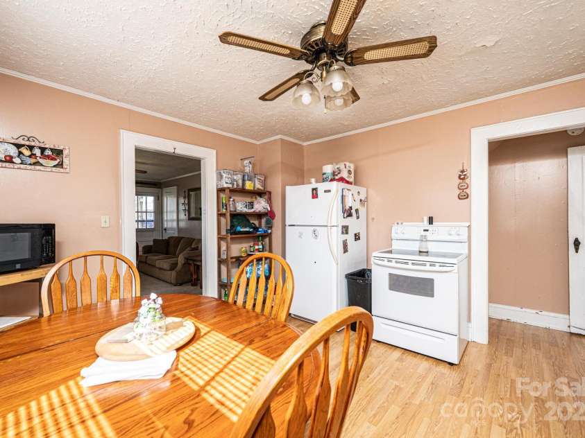 905 Orchard Street, Valdese, NC 28690.  MLS# CAR4271116, YatesRealty ID 29092. 
