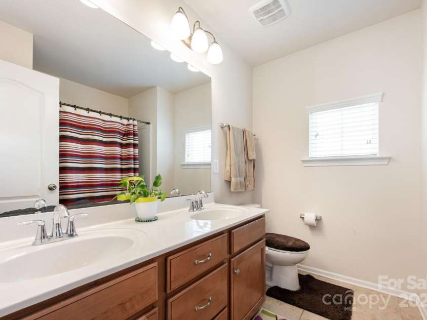 109 Wingstem Court, Mooresville, NC 28117.  MLS# CAR4276612, YatesRealty ID 29093. 