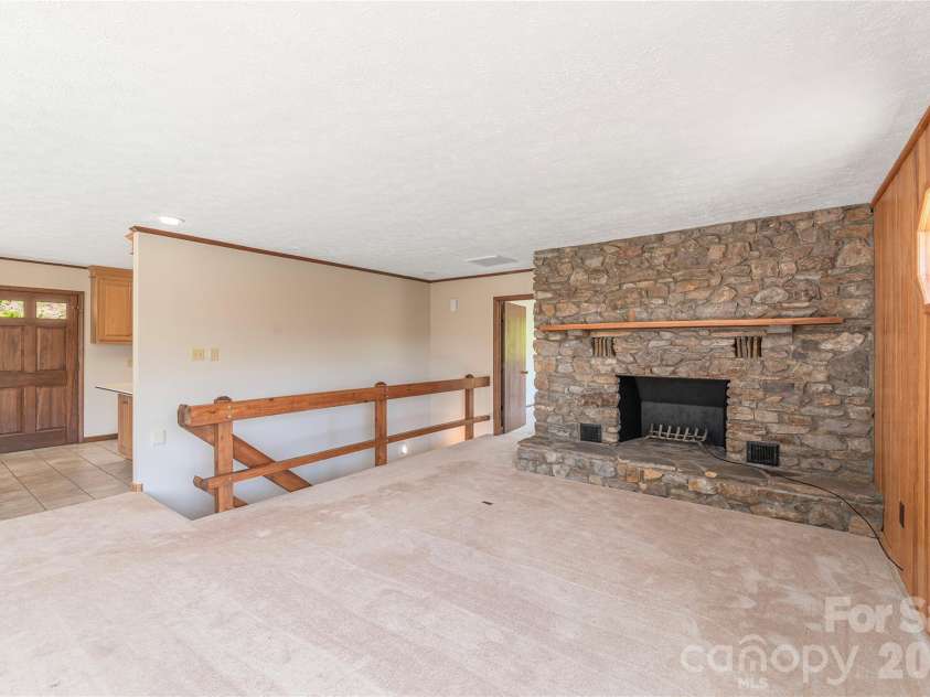 250 Lynn Cove Road, Asheville, NC 28804.  MLS# CAR4382312, YatesRealty ID 29093. 