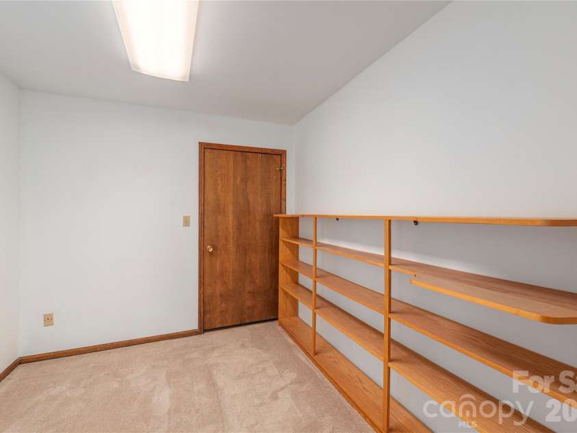 250 Lynn Cove Road, Asheville, NC 28804.  MLS# CAR4382312, YatesRealty ID 29093. 