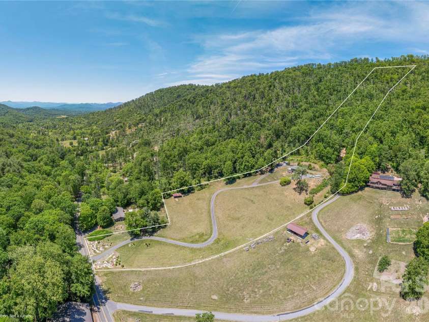250 Lynn Cove Road, Asheville, NC 28804.  MLS# CAR4382312, YatesRealty ID 29093. 