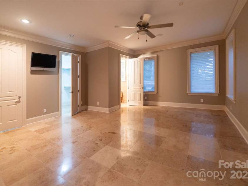 305 Mallard Drive, New London, NC 28127.  MLS# CAR4278141, YatesRealty ID 29094. Basement bedroom with full bath and 2 huge walk-in closets