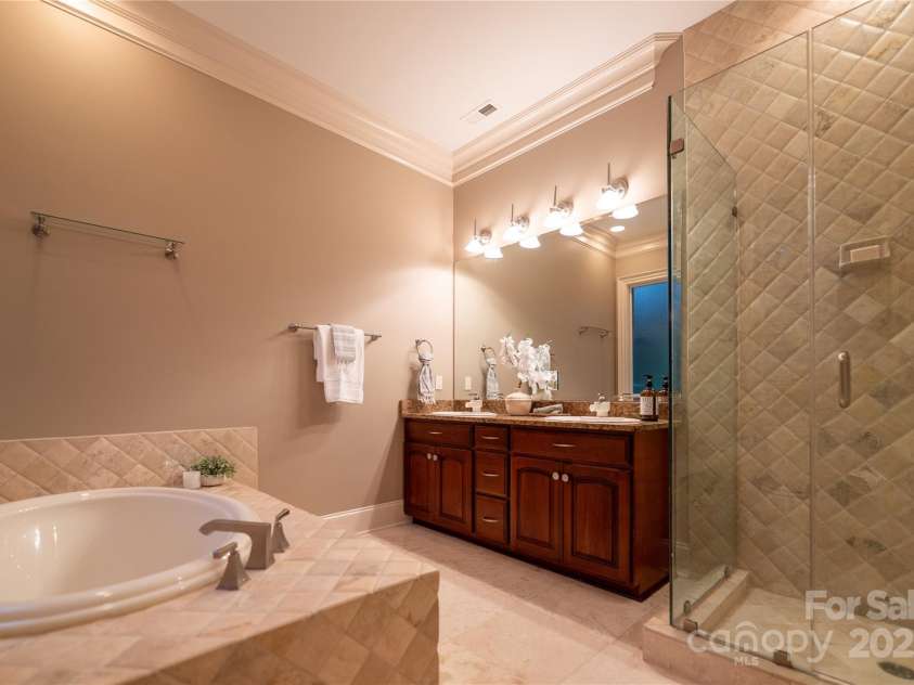 305 Mallard Drive, New London, NC 28127.  MLS# CAR4278141, YatesRealty ID 29094. Secondary bath