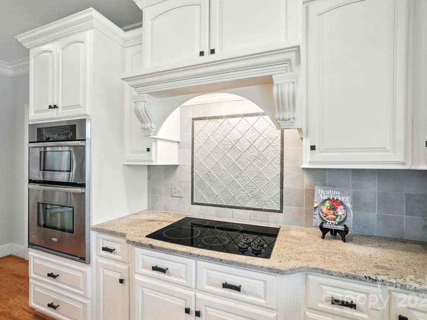 3864 French Fields Lane, Harrisburg, NC 28075.  MLS# CAR4280108, YatesRealty ID 29095. Wall Ovens