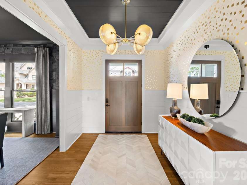 433 Atherton Street, Charlotte, NC 28203.  MLS# CAR4388968, YatesRealty ID 29096. 