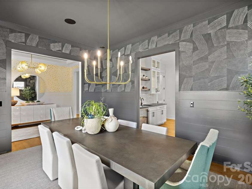 433 Atherton Street, Charlotte, NC 28203.  MLS# CAR4388968, YatesRealty ID 29096. 