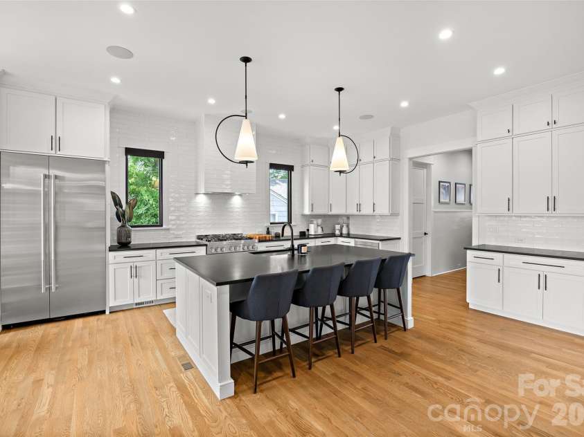 433 Atherton Street, Charlotte, NC 28203.  MLS# CAR4388968, YatesRealty ID 29096. 