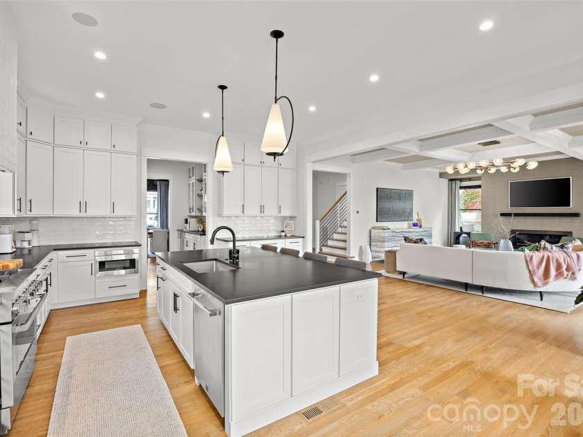 433 Atherton Street, Charlotte, NC 28203.  MLS# CAR4388968, YatesRealty ID 29096. 