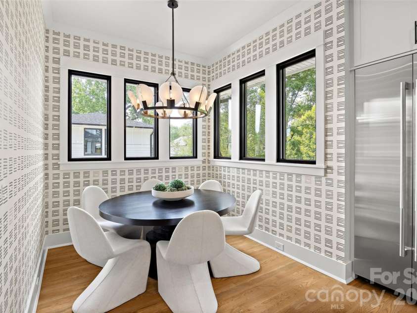 433 Atherton Street, Charlotte, NC 28203.  MLS# CAR4388968, YatesRealty ID 29096. 