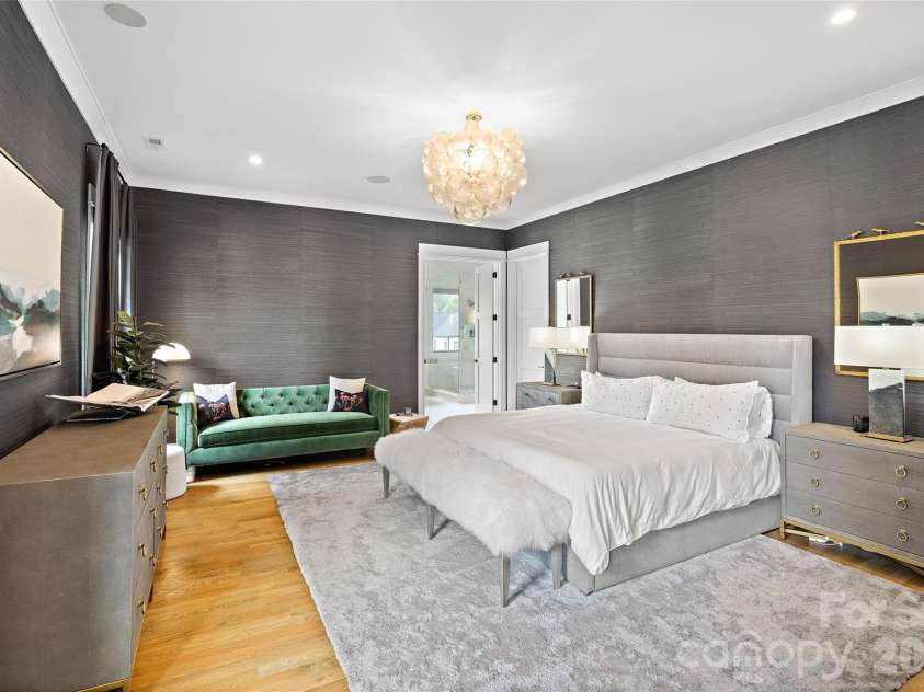 433 Atherton Street, Charlotte, NC 28203.  MLS# CAR4388968, YatesRealty ID 29096. 